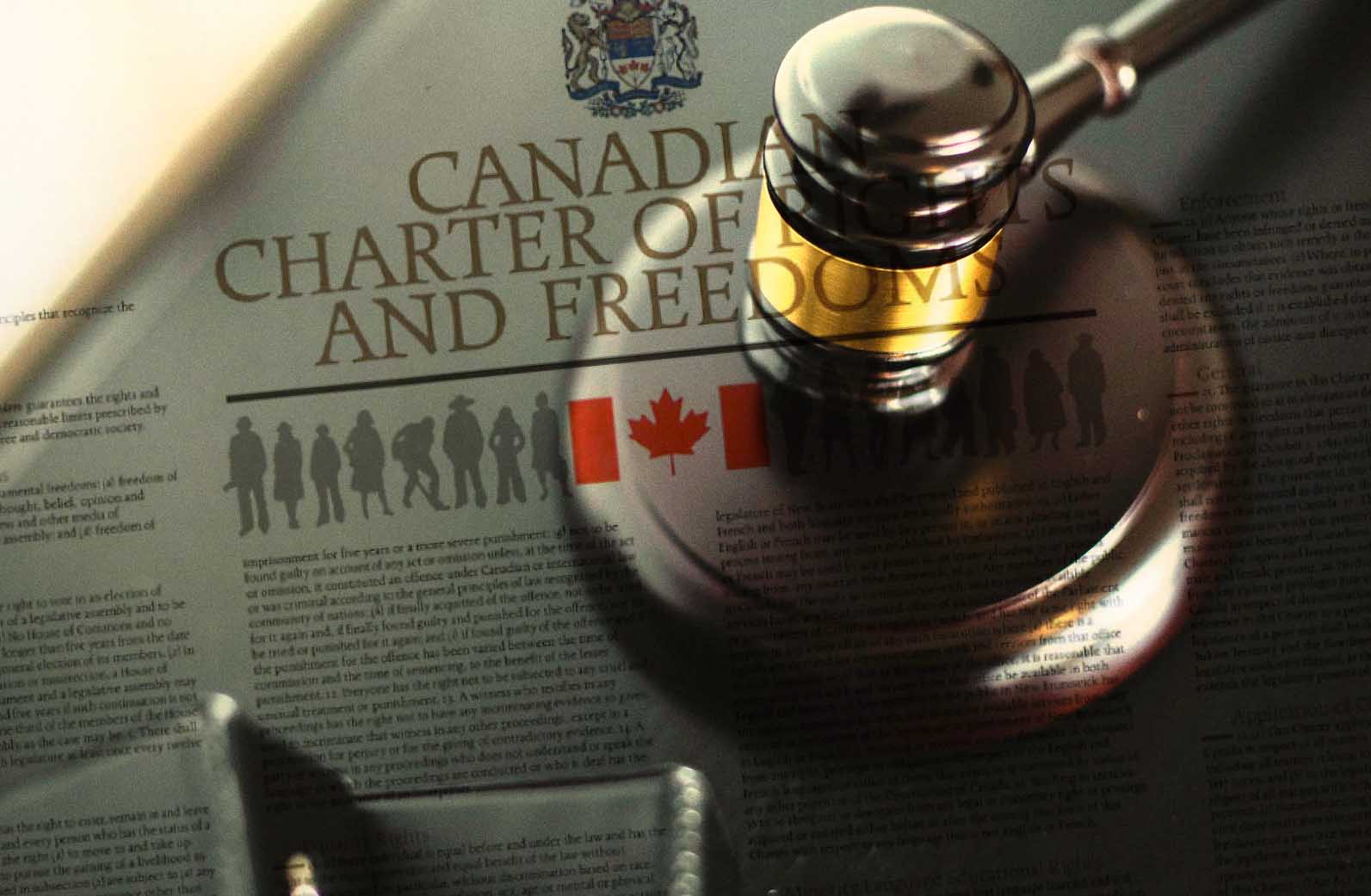 La Cour rejette la demande de contrôle judiciaire de Canadiens confinés de force dans des hôtels de quarantaine