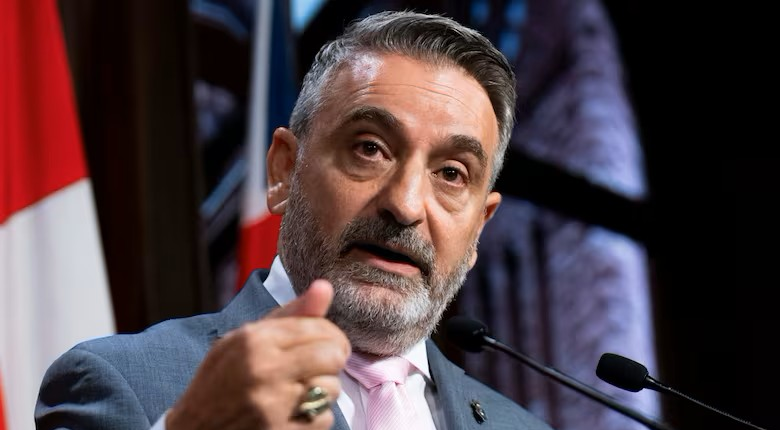 L’honorable Paul Calandra, ministre de l’Éducation de l’Ontario (Photo gracieusement fournie par la CBC)