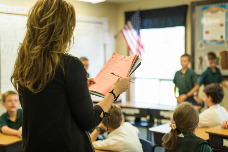 Enseignante (avec l’aimable autorisation de Crystal Madsen)