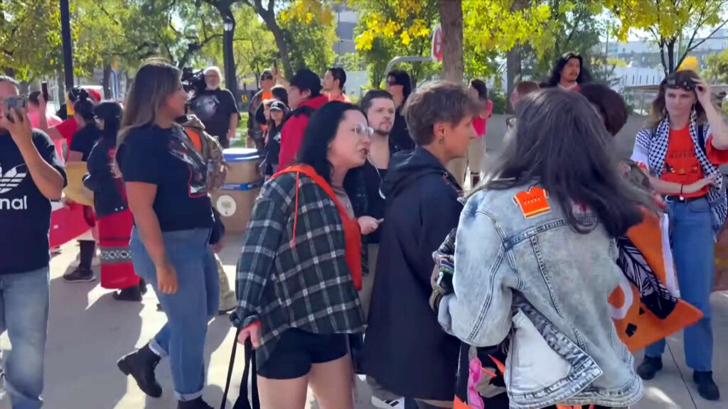 Dr Widdowson à l’Université de Winnipeg, le 26 septembre 2025 (Cliquez sur l’image pour voir la vidéo) (Courtoisie de Daniel Page)